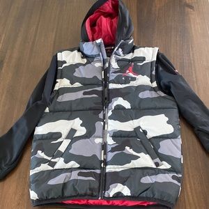 Jordan puffer jacket. Nylon sleeves. Super warm. Excellent condition.